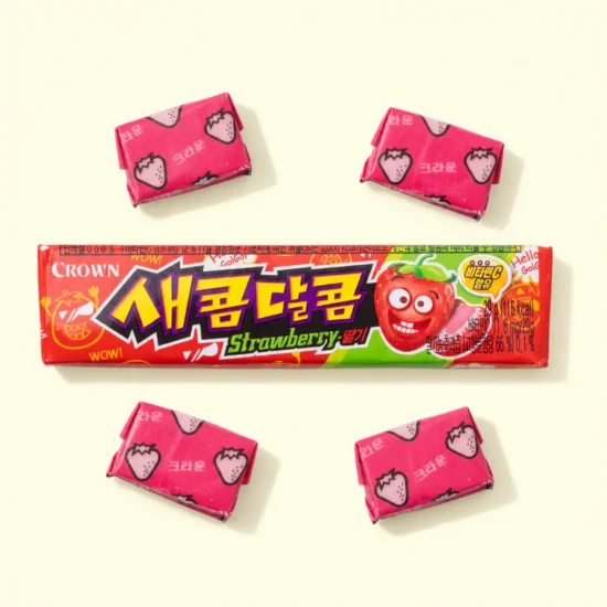 Saekom Dalcom Strawberry Chews Package